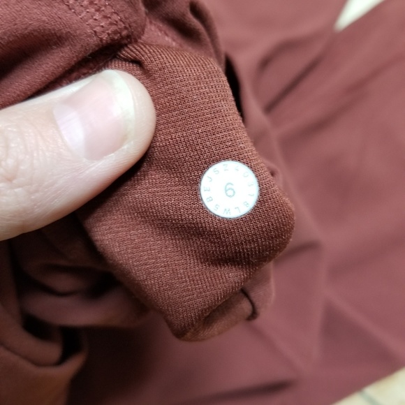 SOLD Lulu rare Savannah color aligns sz 6 25" - Picture 4 of 5